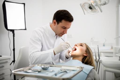 Can Teeth Whitening Irritate the Gums?